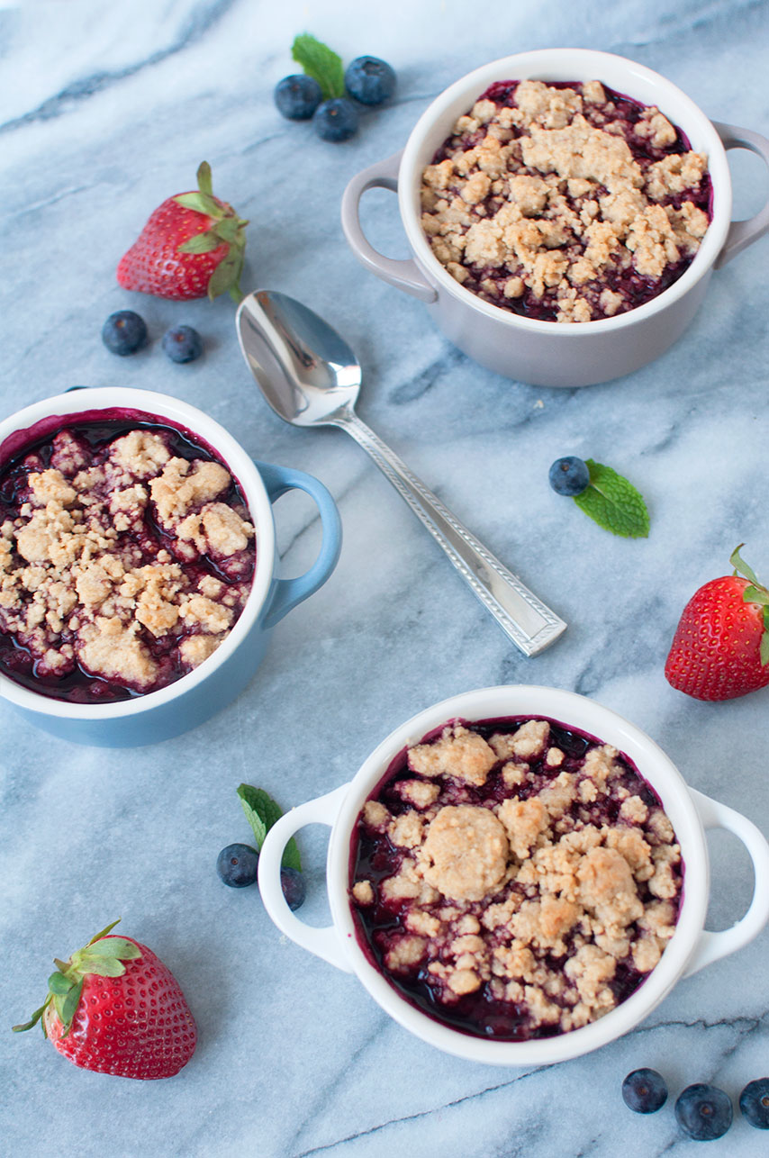 Pretty in Pistachio | Mixed Berry Crumble in Le Creuset Mini Cocottes
